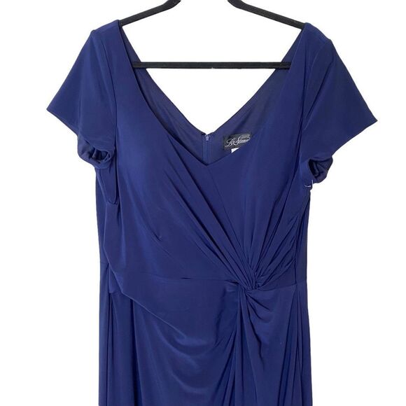 La Femme Short Sleeve Twist Knot A-Line Dress - Picture 4 of 10